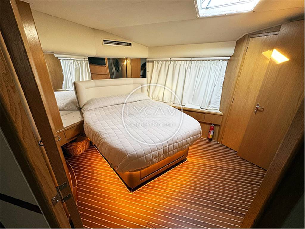 Hatteras 65 enclosed