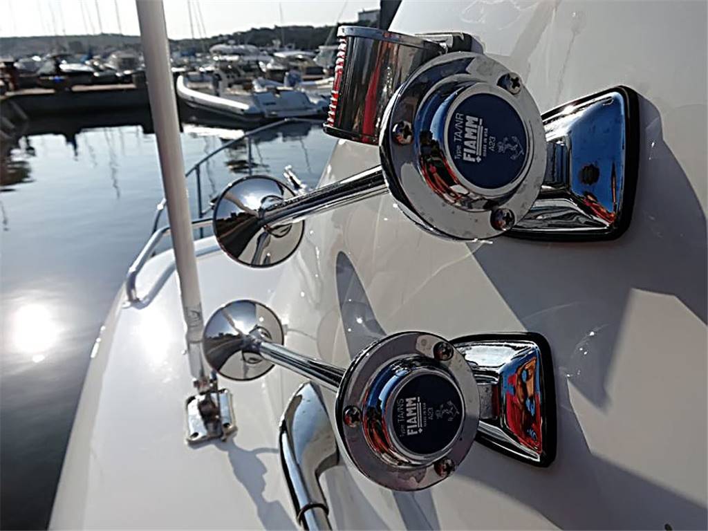 Bertram 31