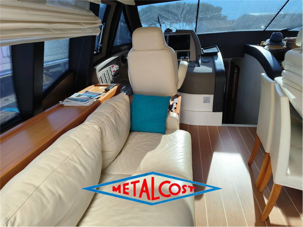 Ferretti 592