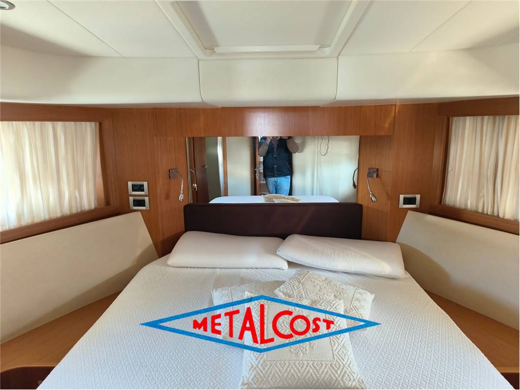 Ferretti 592