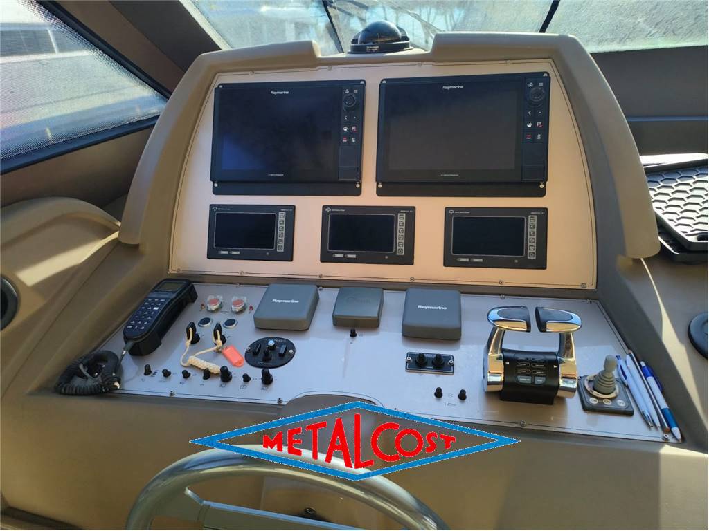 Ferretti 592