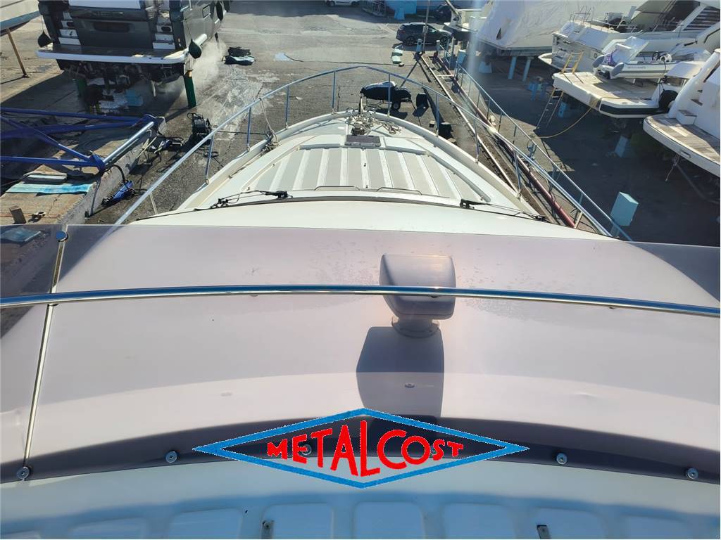Ferretti 592