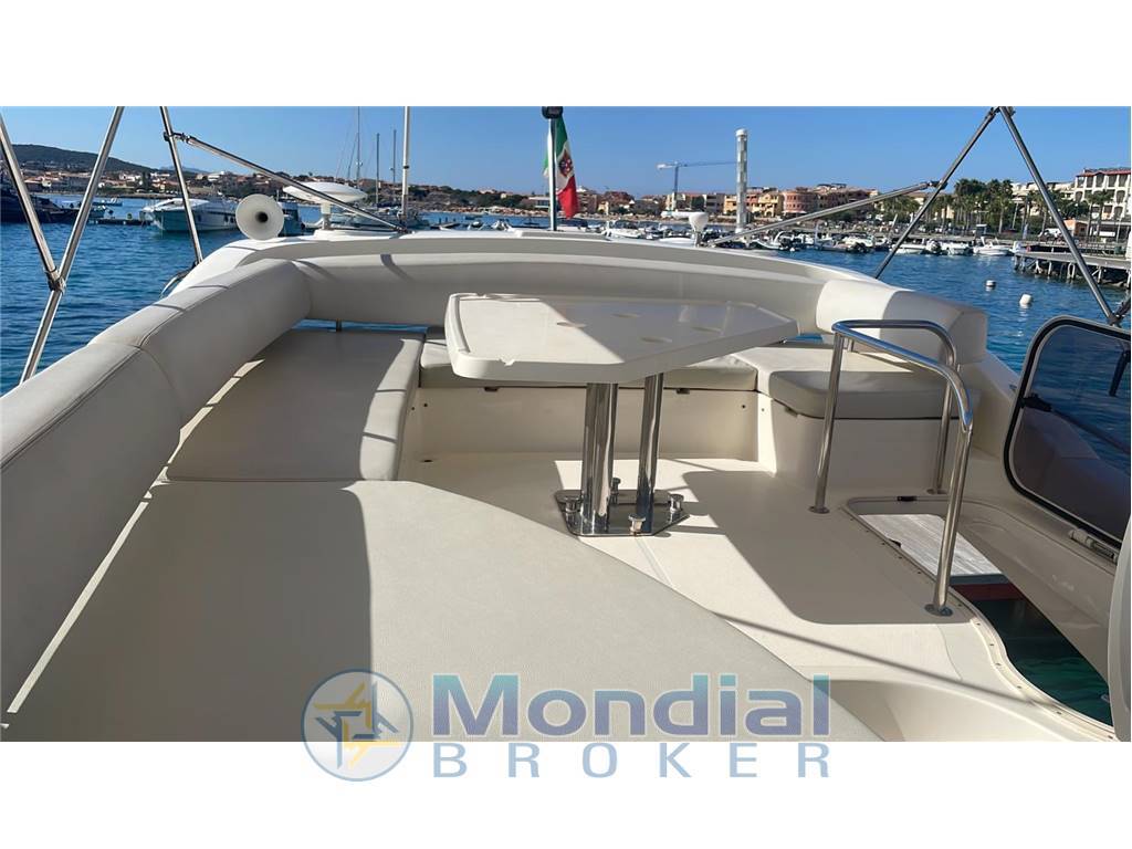 Azimut 43 fly