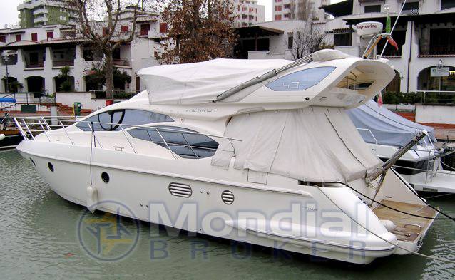 Azimut 43 fly