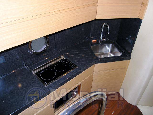 Azimut 43 fly