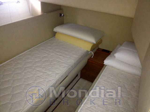 Ferretti 460
