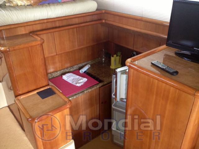 Ferretti 460