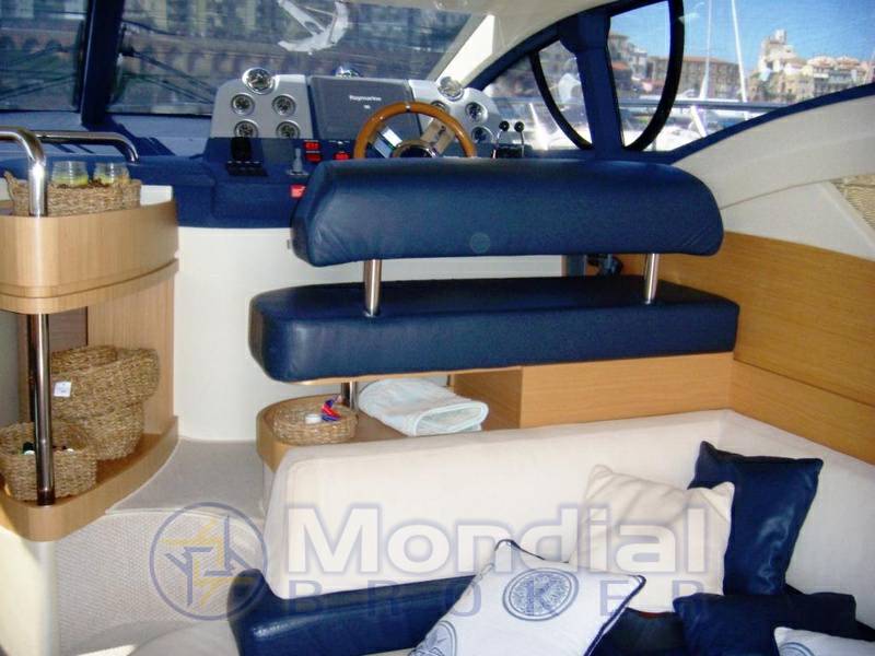 Azimut 43 fly