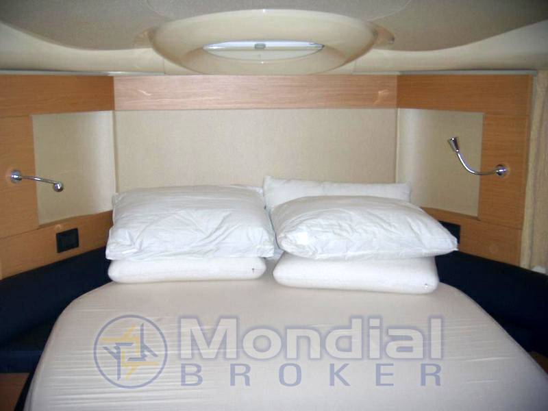 Azimut 43 fly