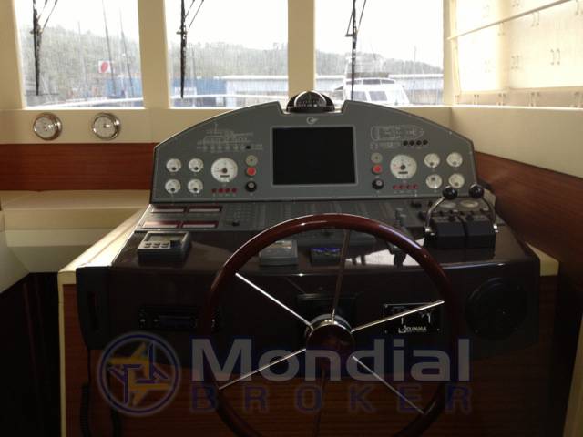 Cantieri estensi Maine 530 fly