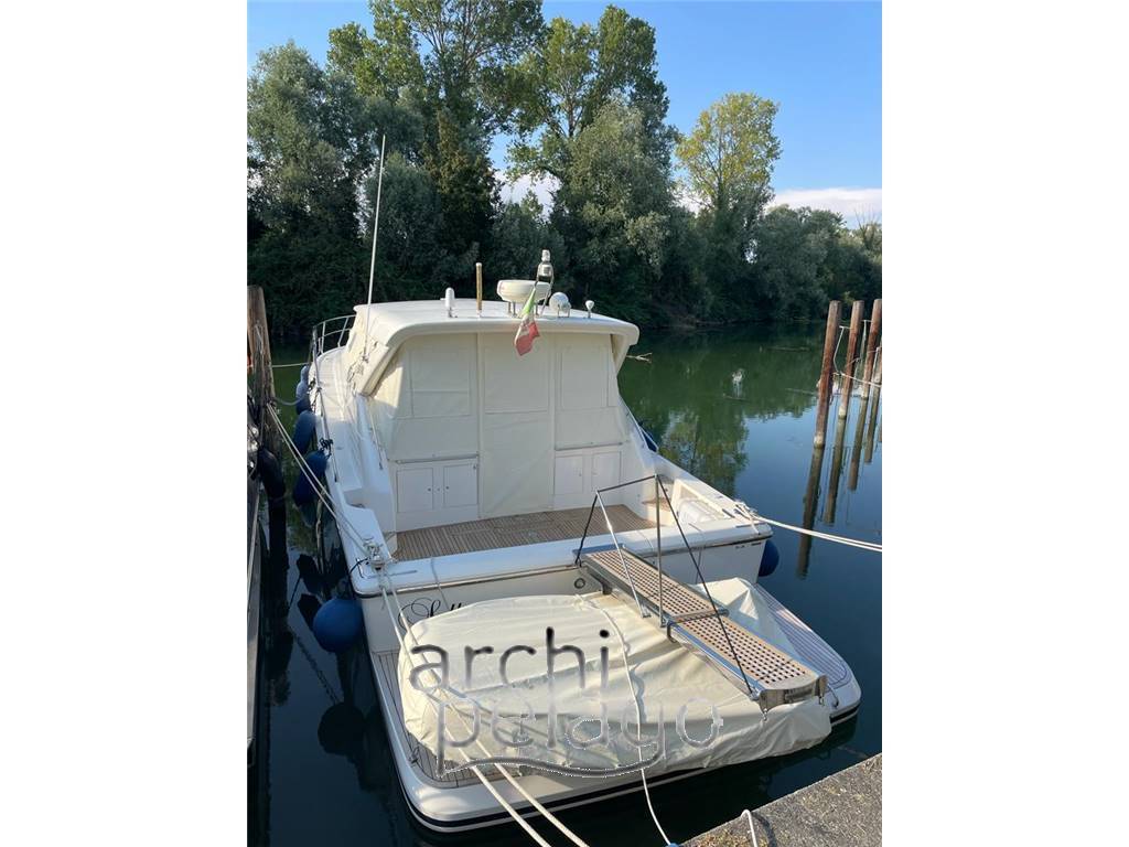 Uniesse marine 48' t-top