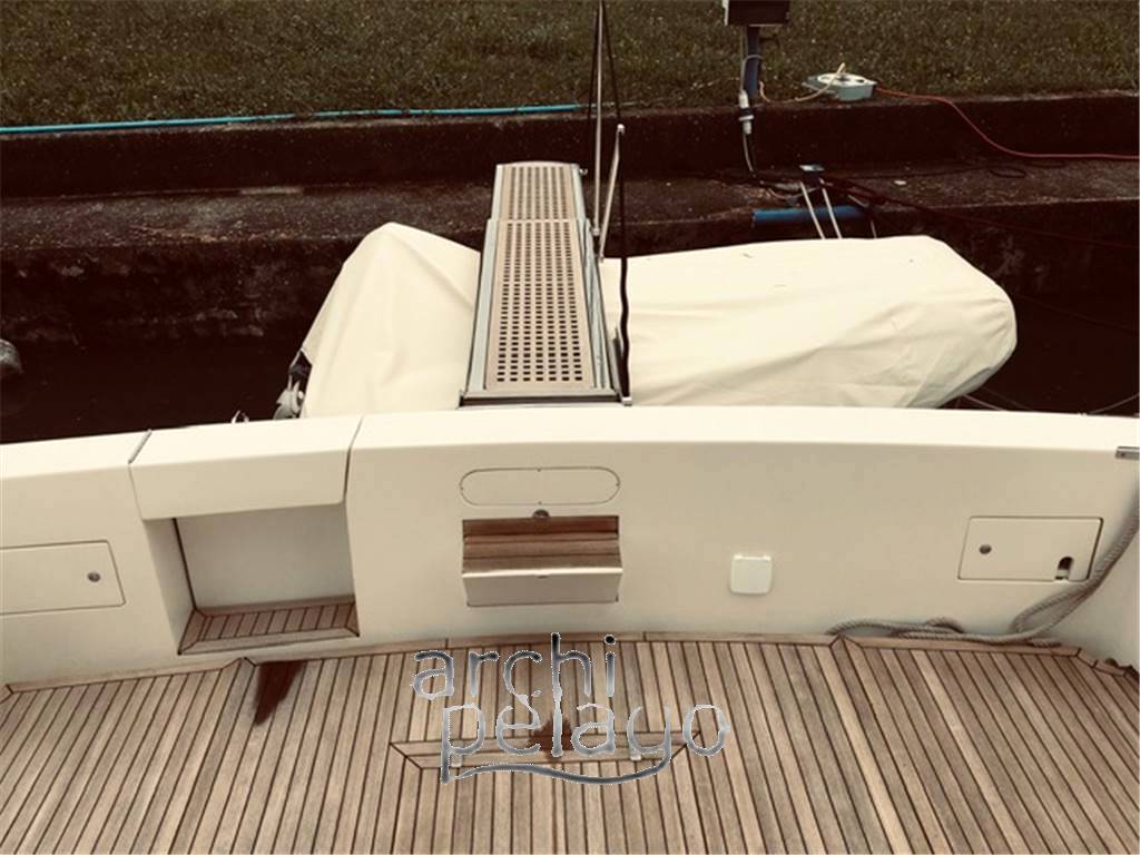 Uniesse marine 48' t-top