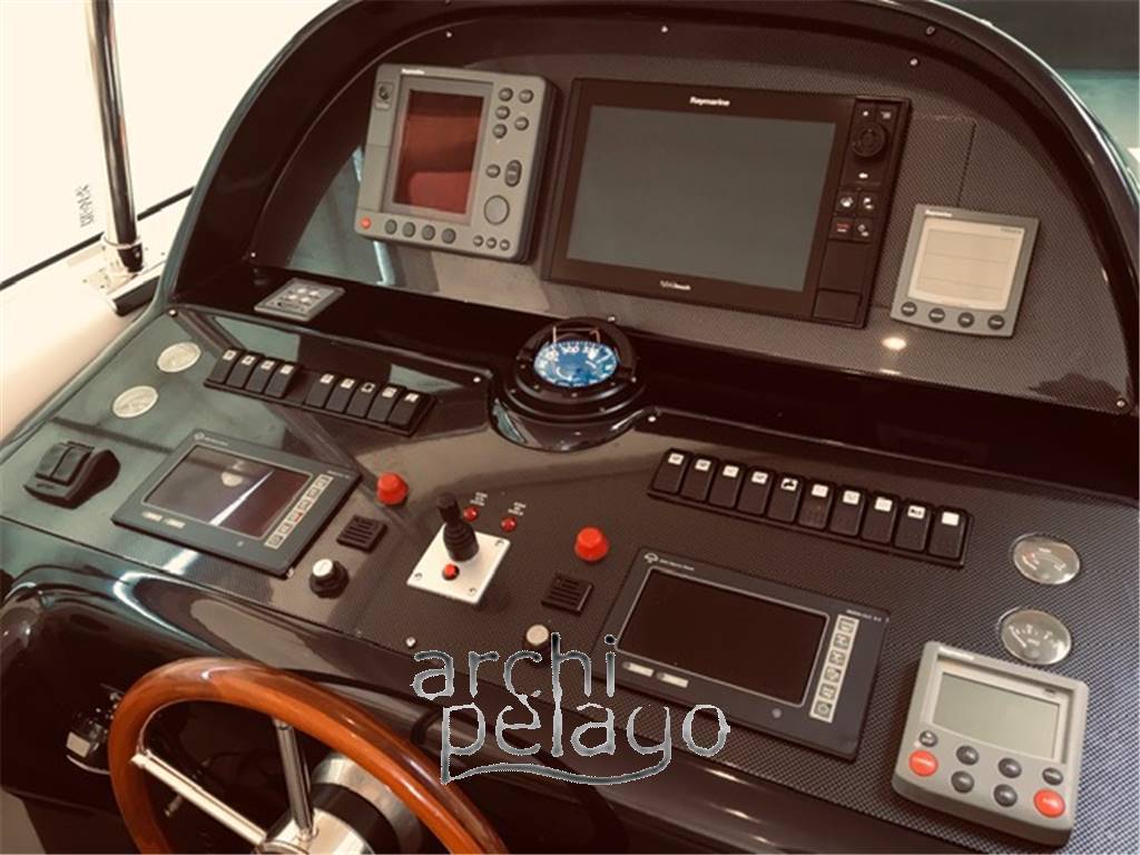 Uniesse marine 48' t-top