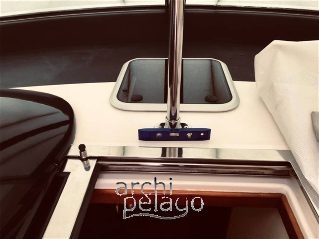 Uniesse marine 48' t-top
