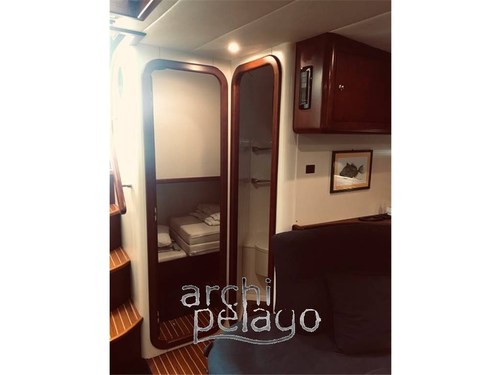 Uniesse marine 48' t-top
