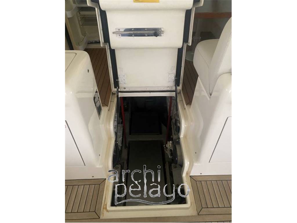 Uniesse marine 48' t-top