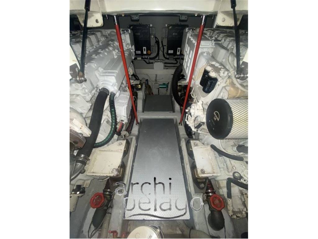 Uniesse marine 48' t-top
