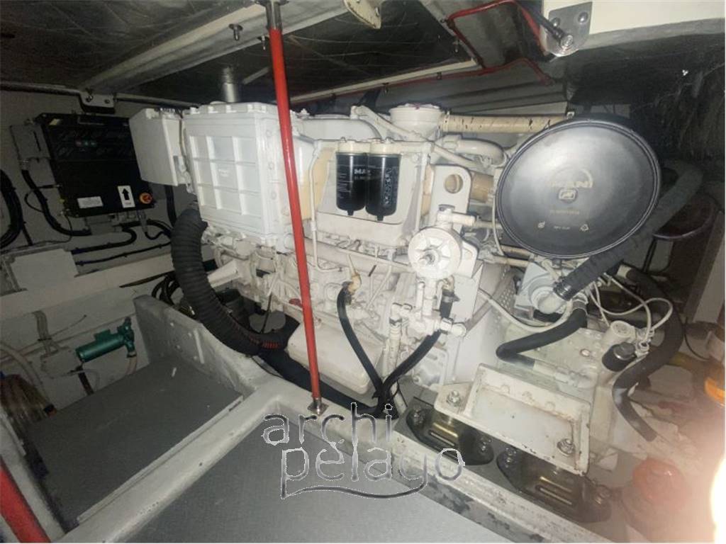 Uniesse marine 48' t-top
