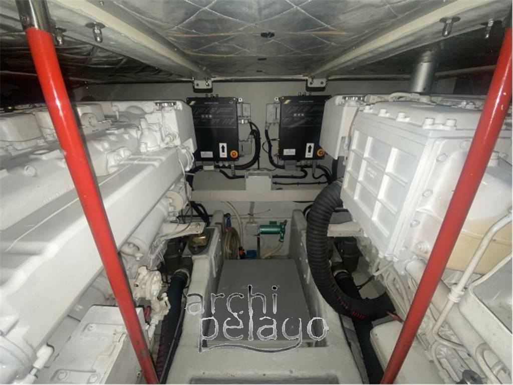 Uniesse marine 48' t-top