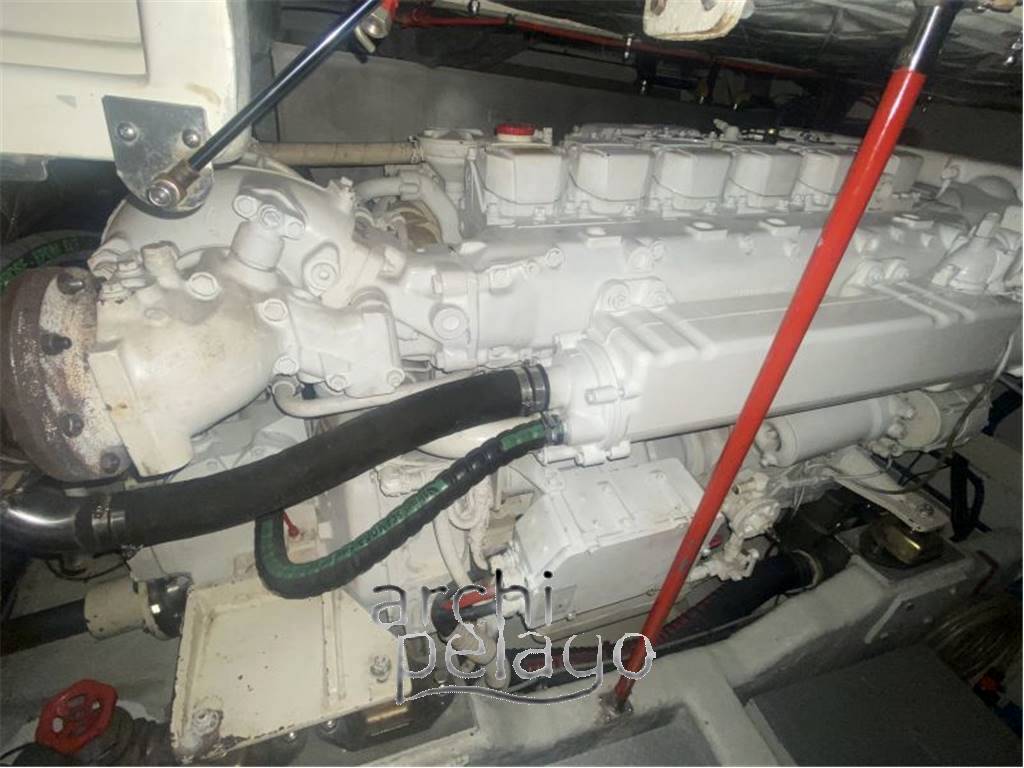 Uniesse marine 48' t-top