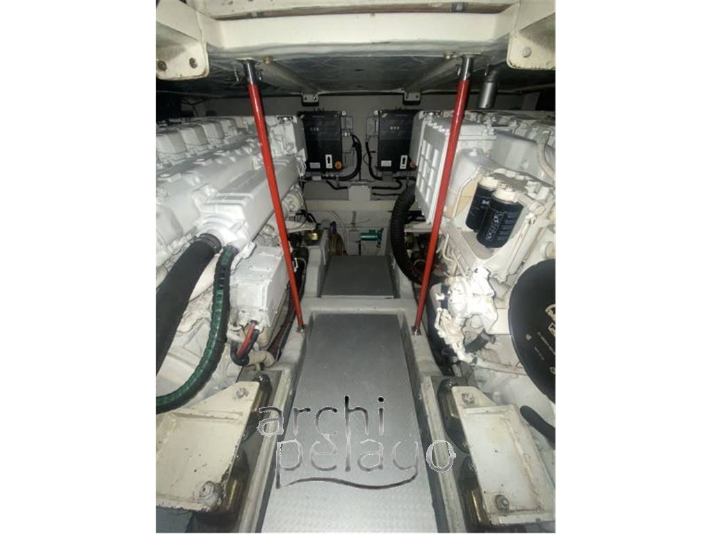 Uniesse marine 48' t-top