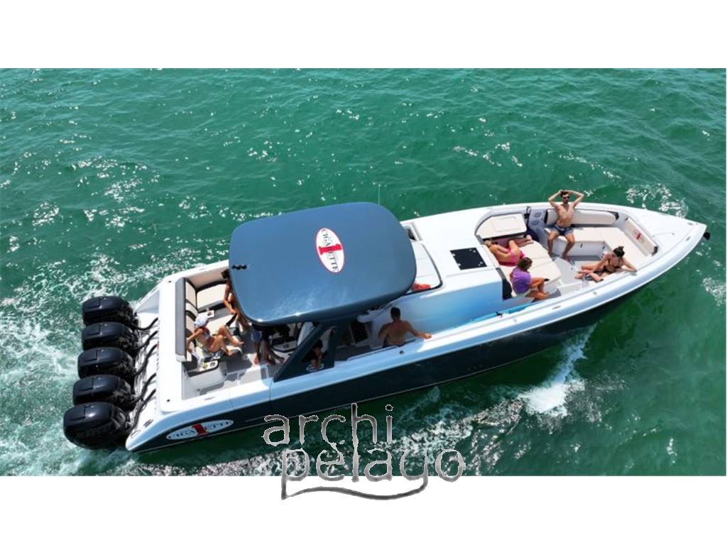Cigarette racing team llc Huntress 42'