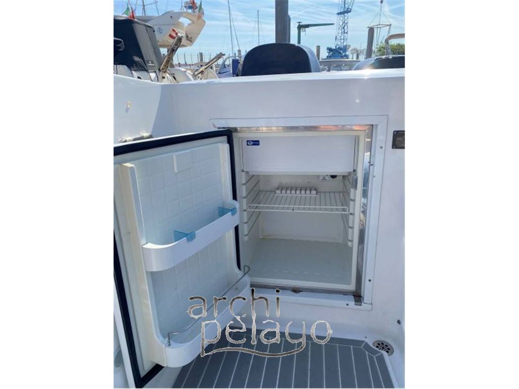 Cigarette racing team llc Huntress 42'