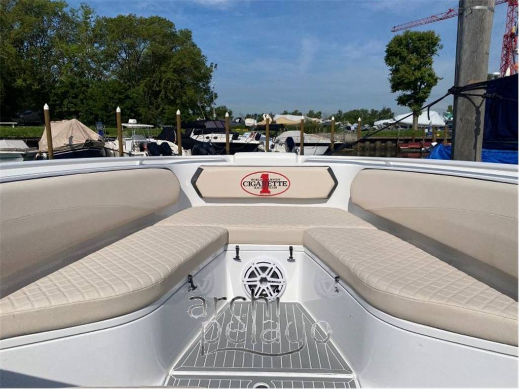 Cigarette racing team llc Huntress 42'
