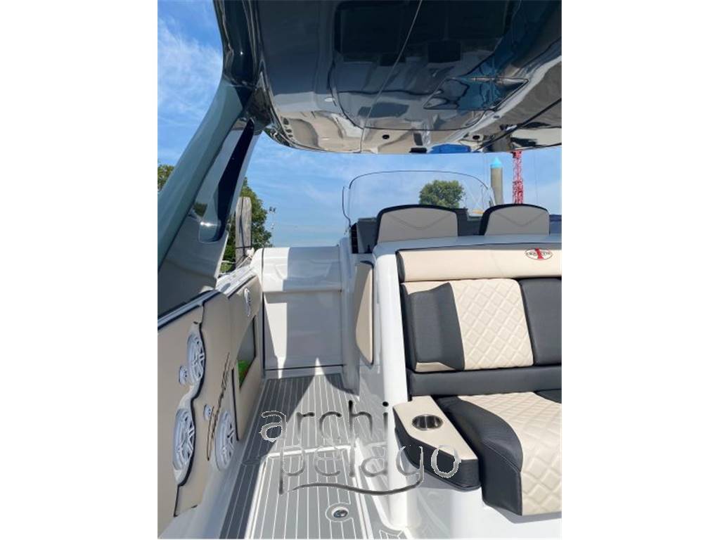 Cigarette racing team llc Huntress 42'