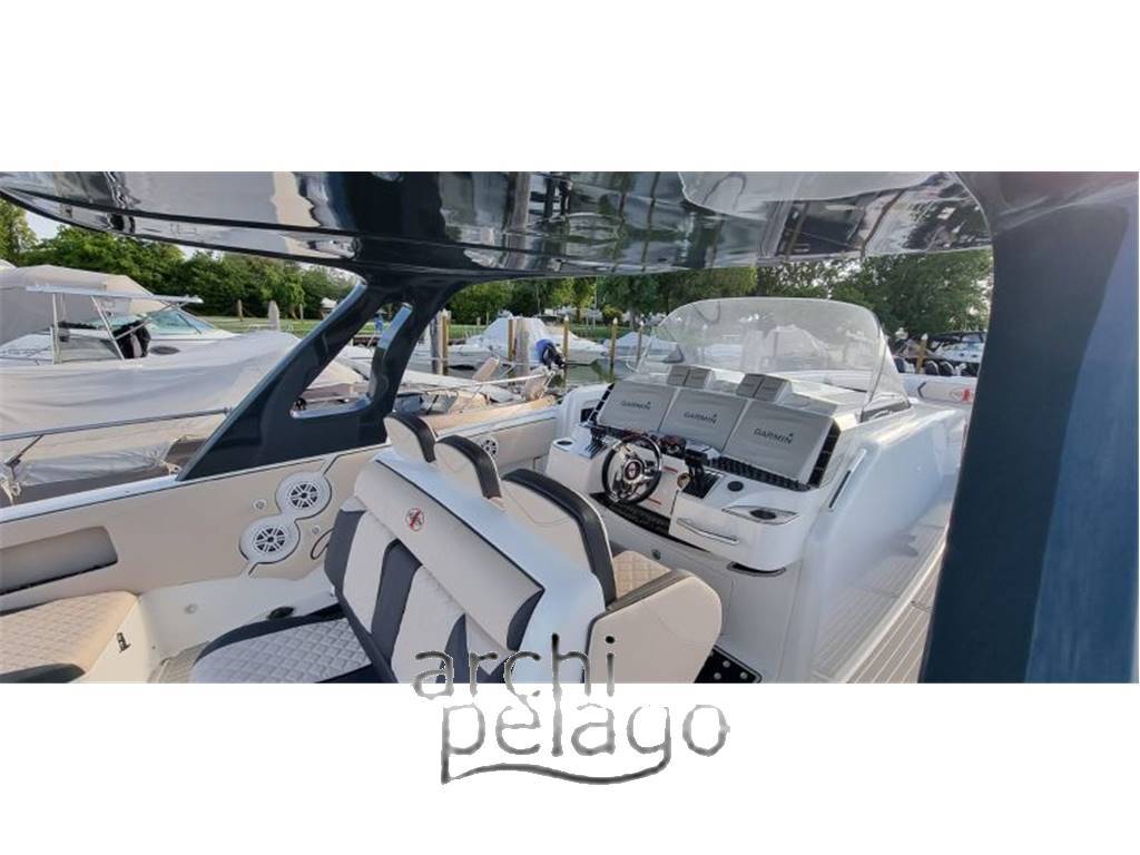 Cigarette racing team llc Huntress 42'