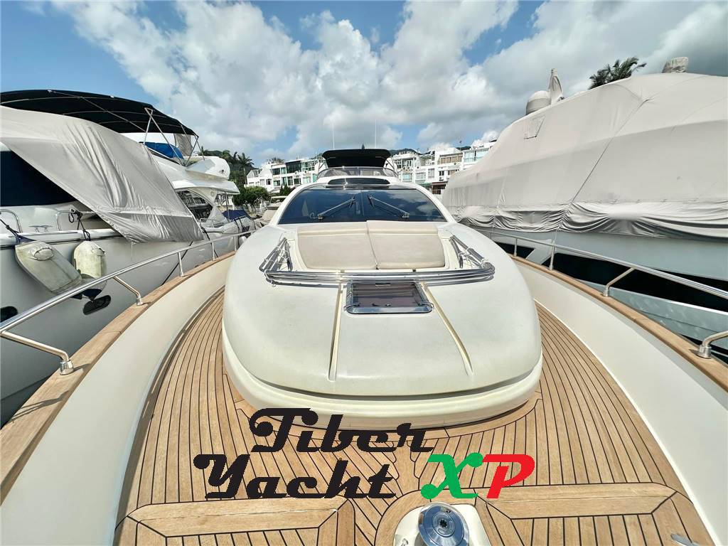 Riva 75 venere - barca in esclusiva