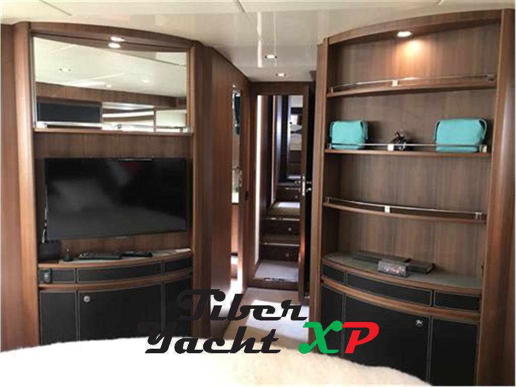 Riva 75 venere - barca in esclusiva