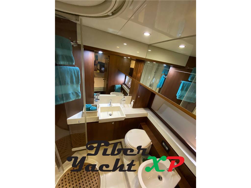 Riva 75 venere - barca in esclusiva