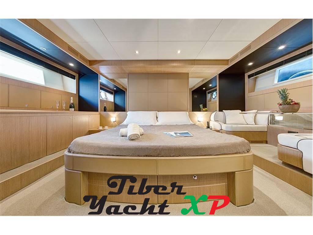 Riva 75 venere - barca in esclusiva