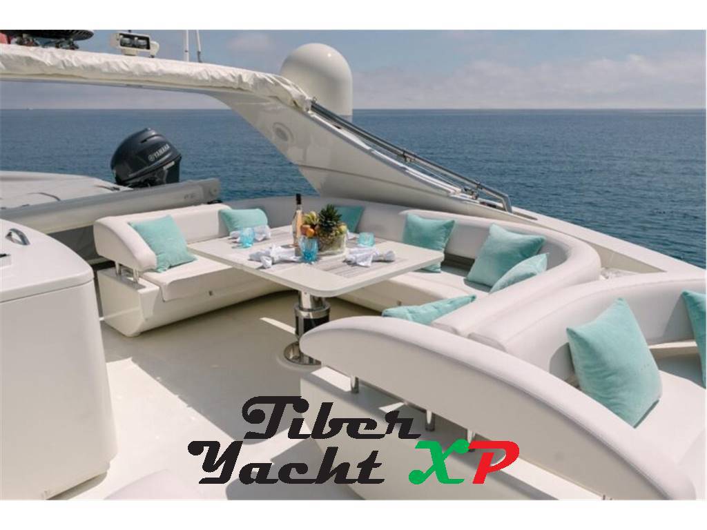 Riva 75 venere - barca in esclusiva