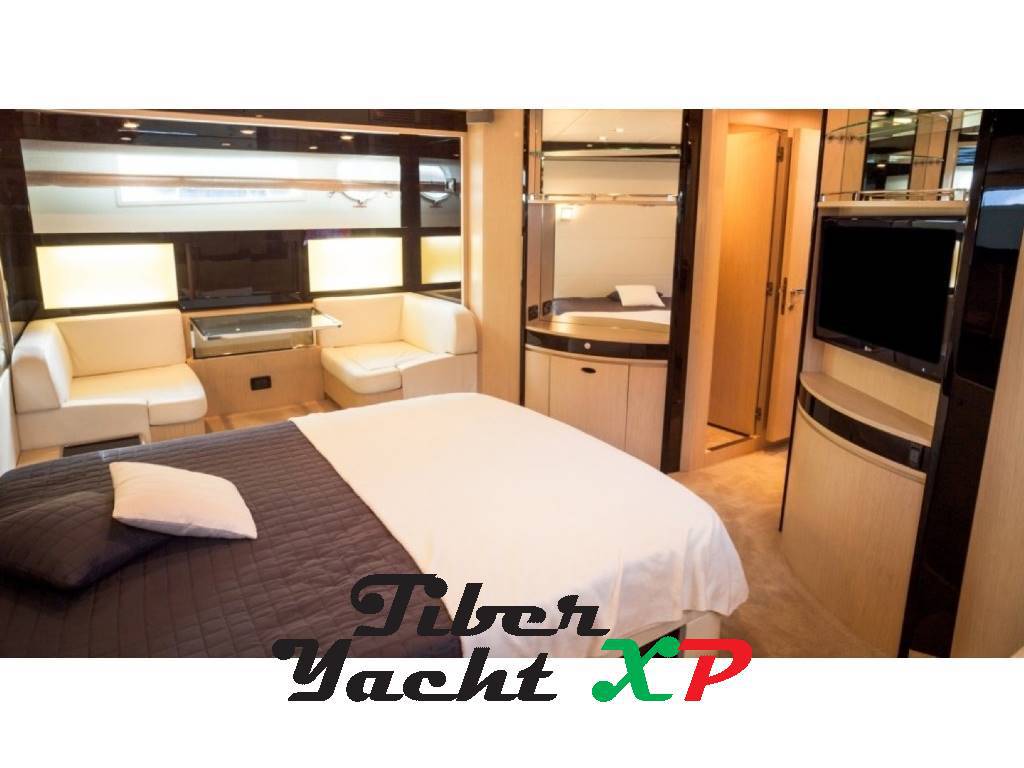 Riva 75 venere - barca in esclusiva