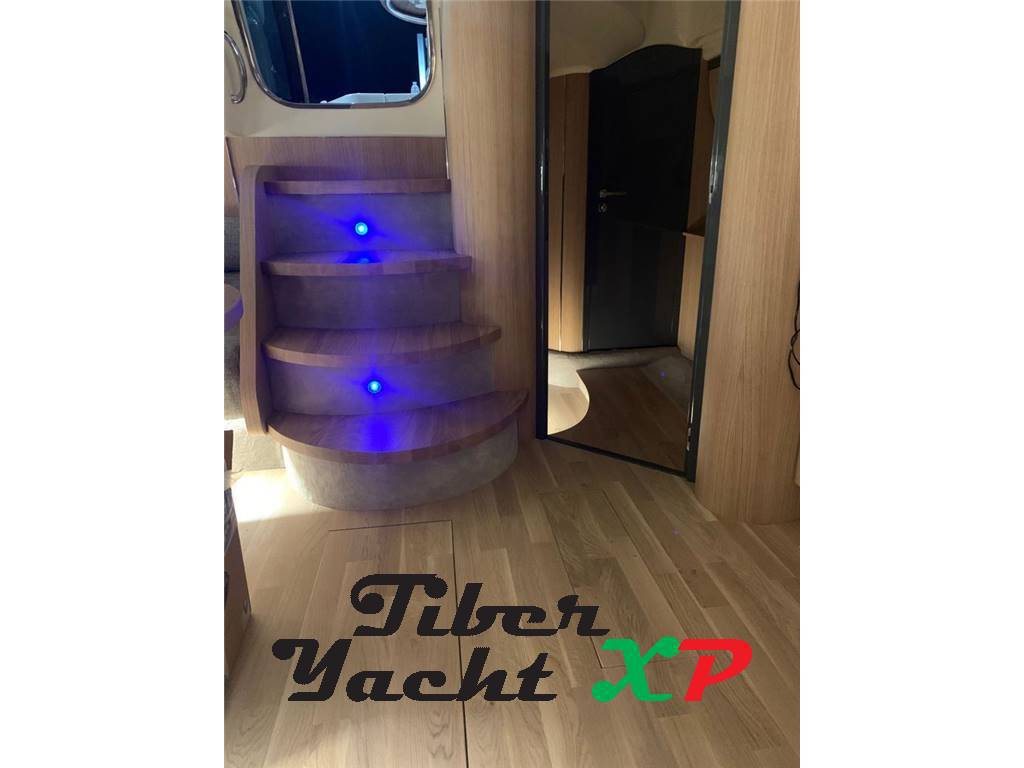 Atlantis - gobbi - azimut 42 xl - barca in esclusiva - interni rov