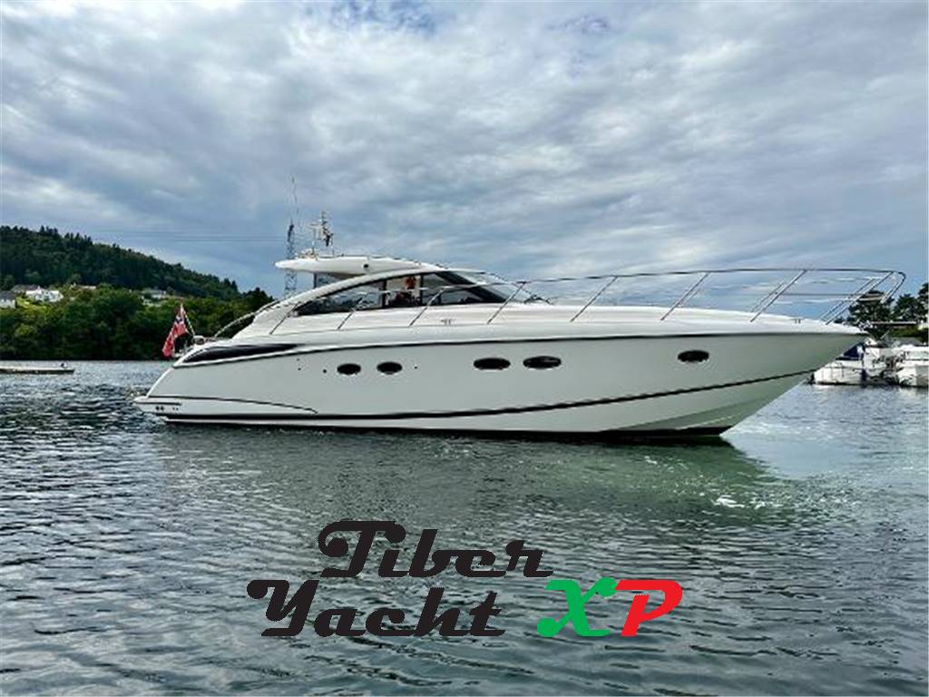 Princess V45 - barca in cantiere da noi