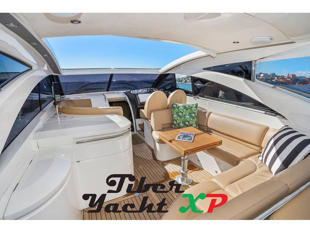 Princess V45 - barca in cantiere da noi