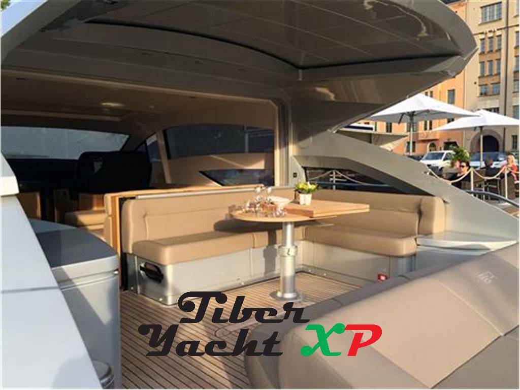 Pershing 64 - barca in esclusiva