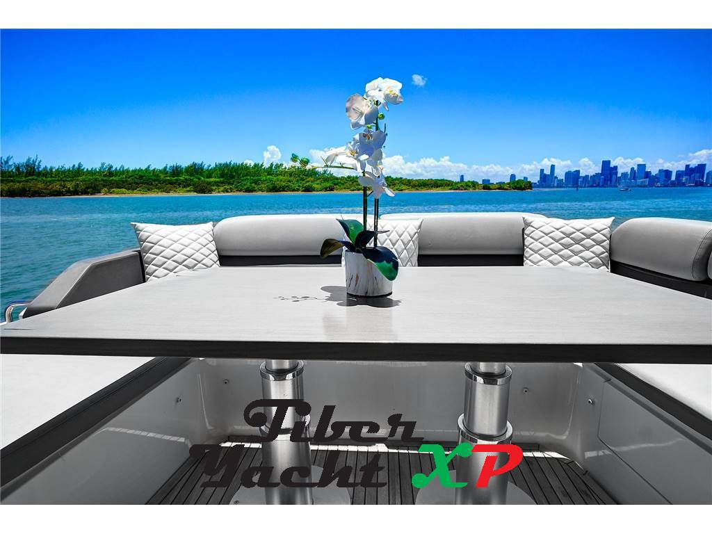 Azimut 55s hard top