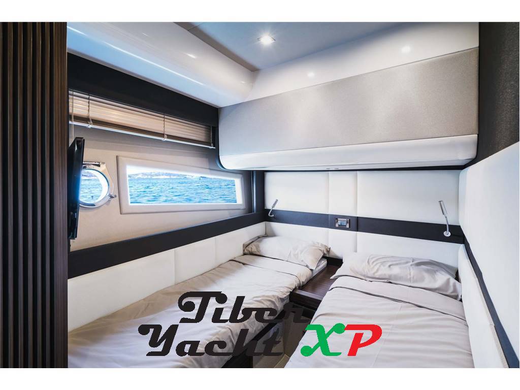 Azimut 55s hard top