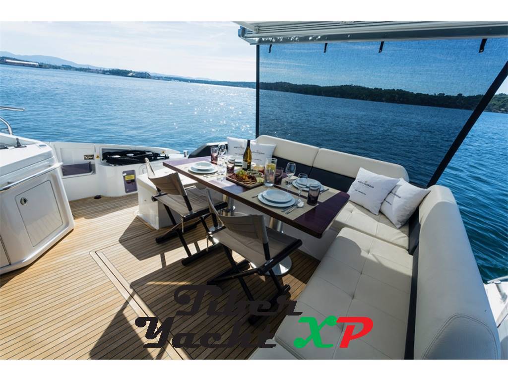 Azimut 55s hard top