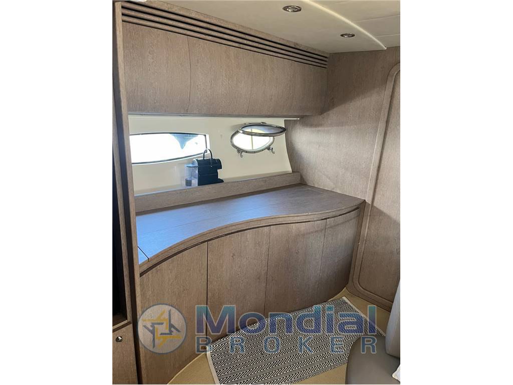 Pershing 46