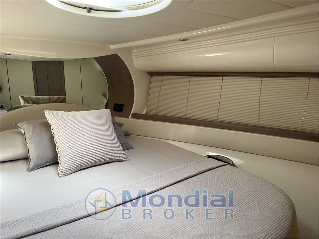 Pershing 46