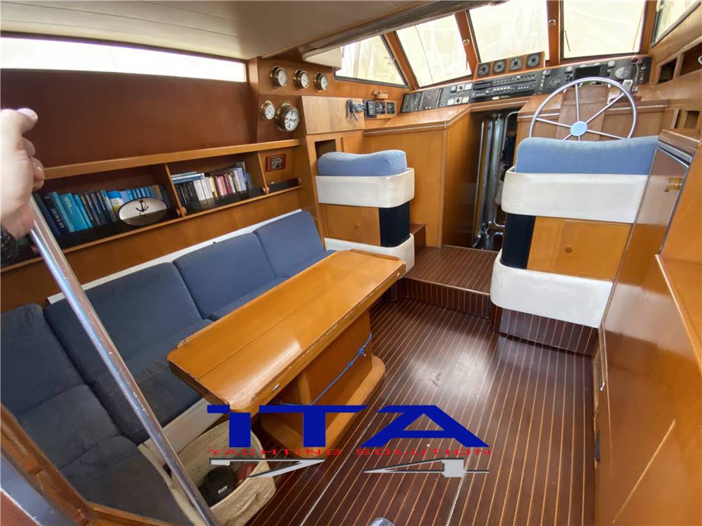 Ferretti Altura 42