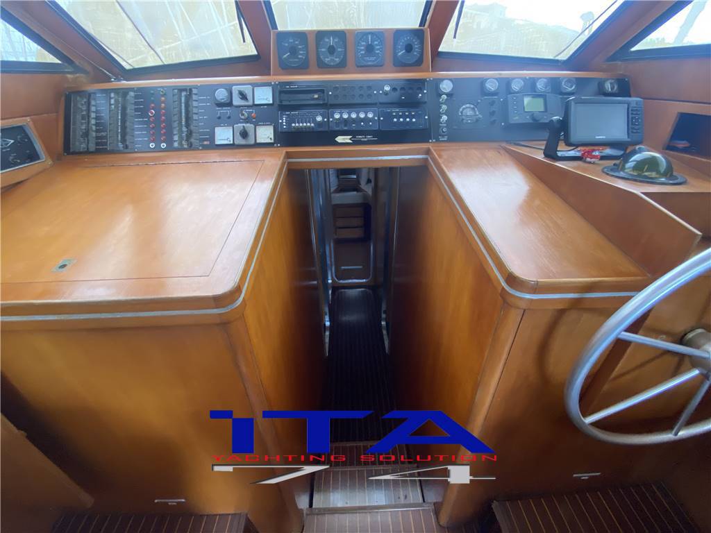 Ferretti Altura 42