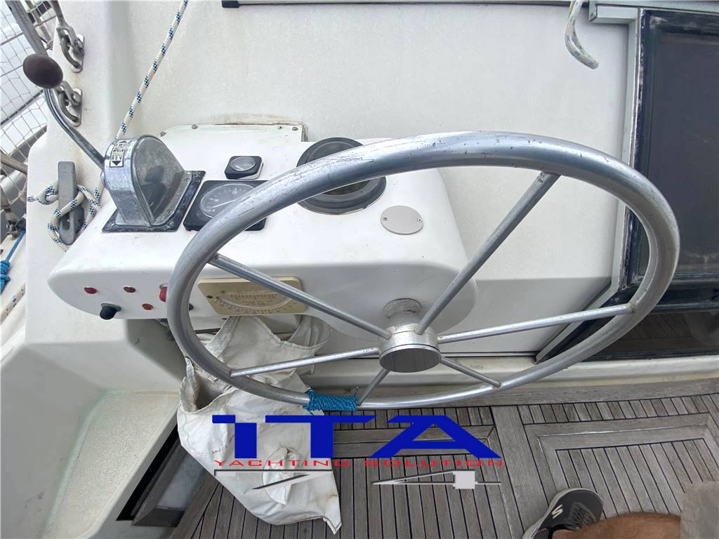 Ferretti Altura 42