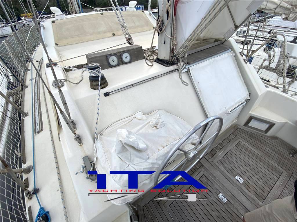 Ferretti Altura 42