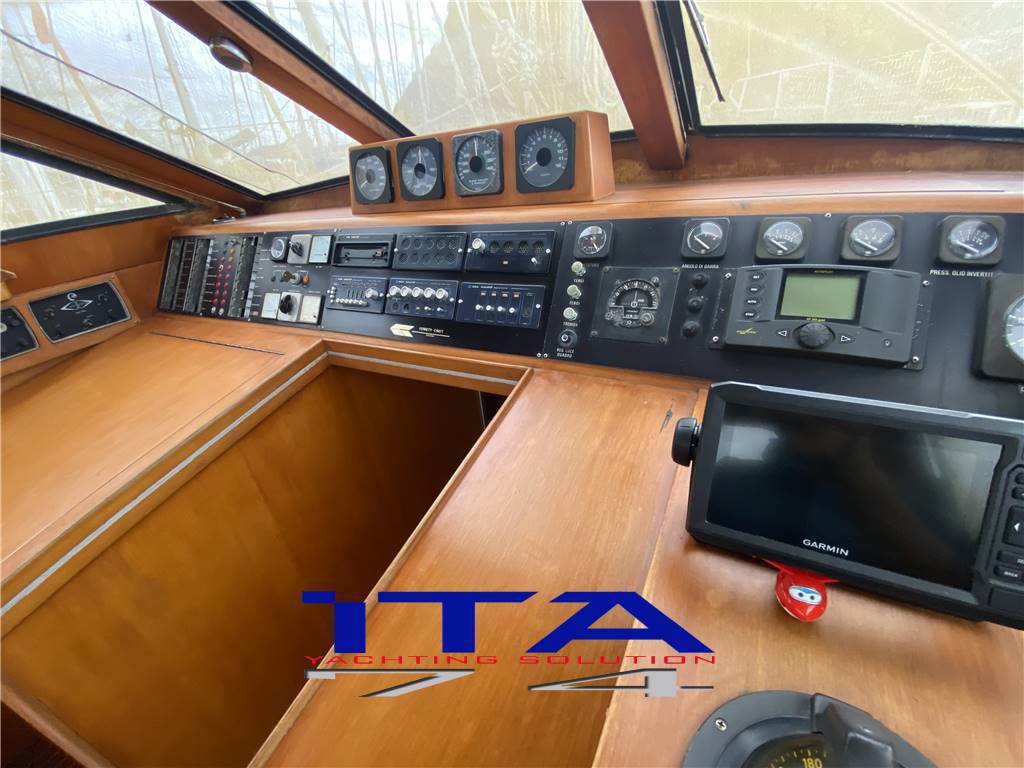 Ferretti Altura 42